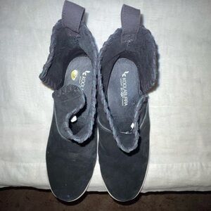 Koolaburra black suede booties